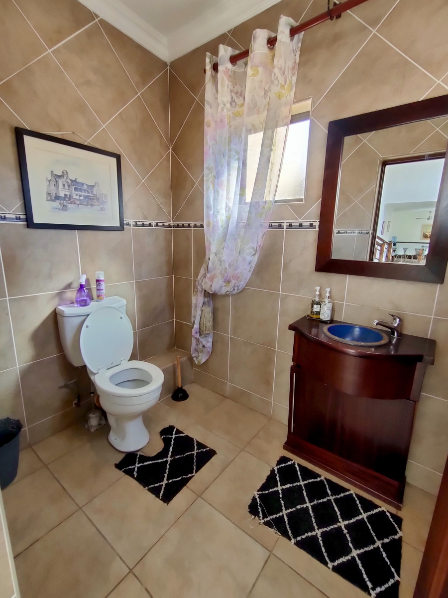 5 Bedroom Property for Sale in Birdwood Estate North West
